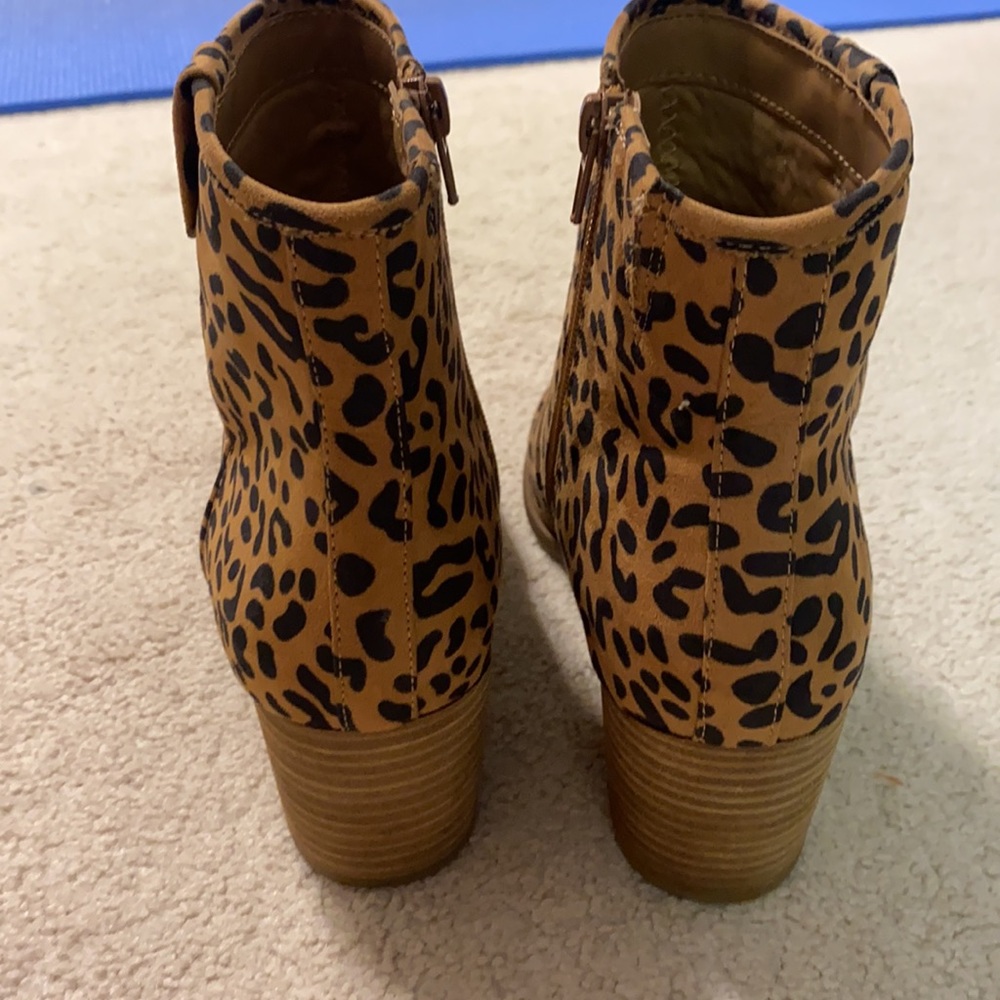 Leopard Print Booties Size 9.5 - image 3